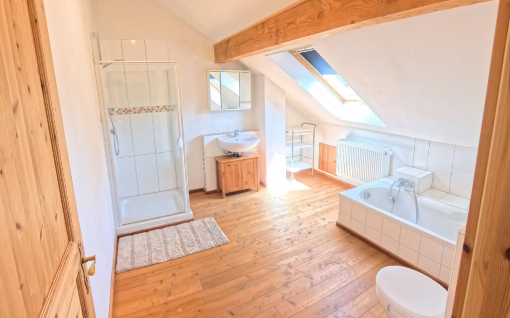 2nd-Floor-Bath