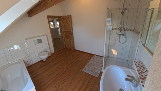 2nd-Floor-Bath2