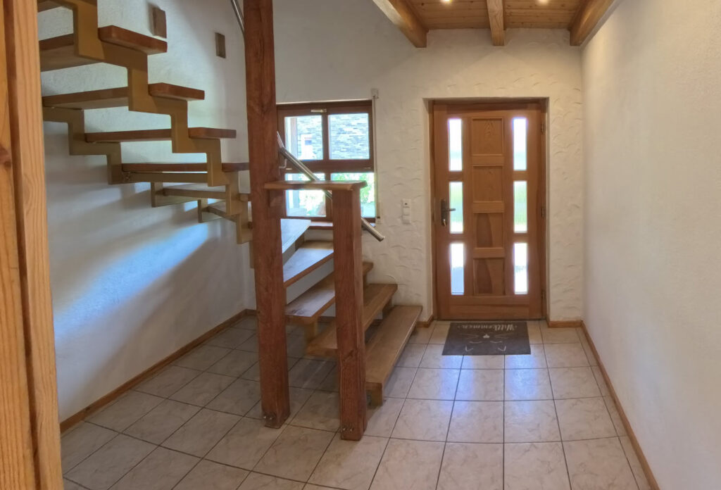 Entrance2