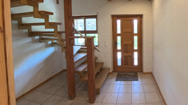 Entrance2