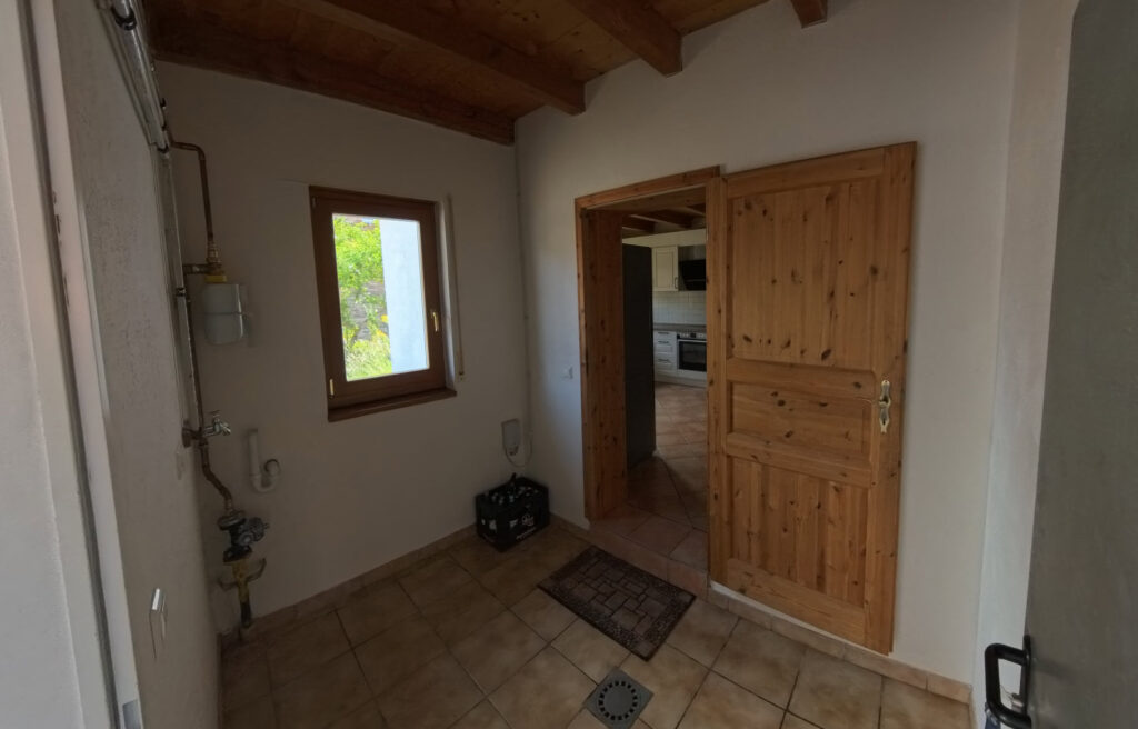 Garage-Entrance-to-Pantry